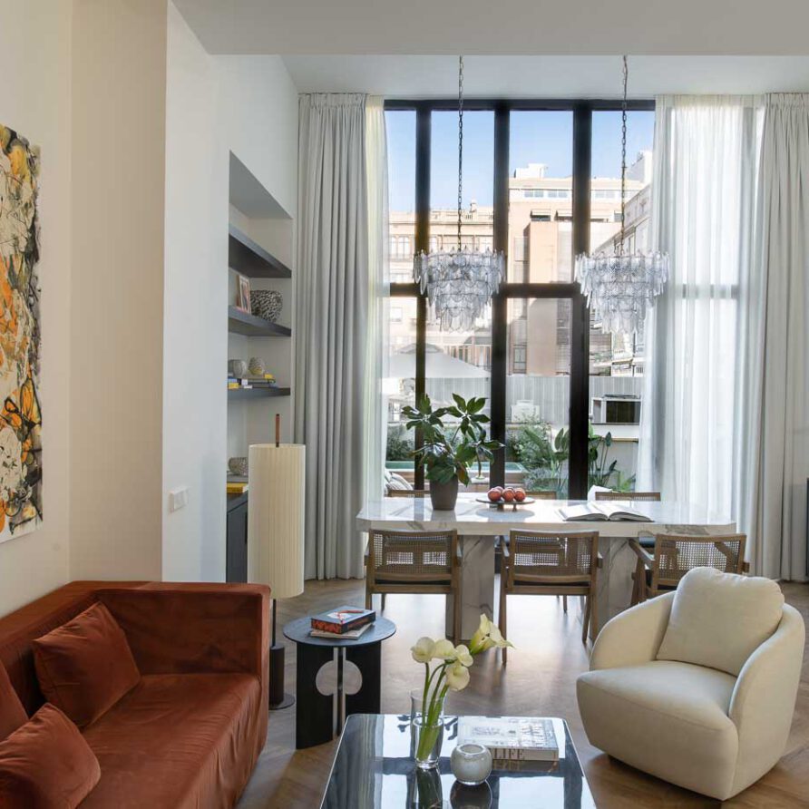 The-Onsider-Paseo-Gracia-Apartment-3-Bedrooms-The-Patio-13-892×892