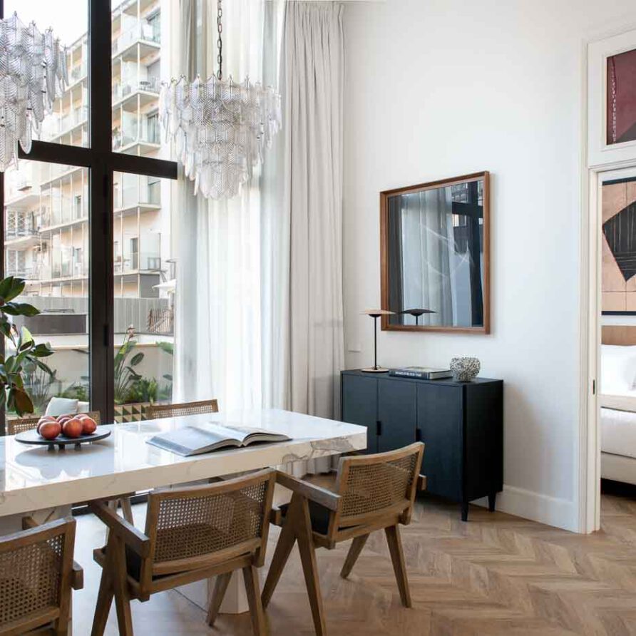 The-Onsider-Paseo-Gracia-Apartment-3-Bedrooms-The-Patio-15-892×892