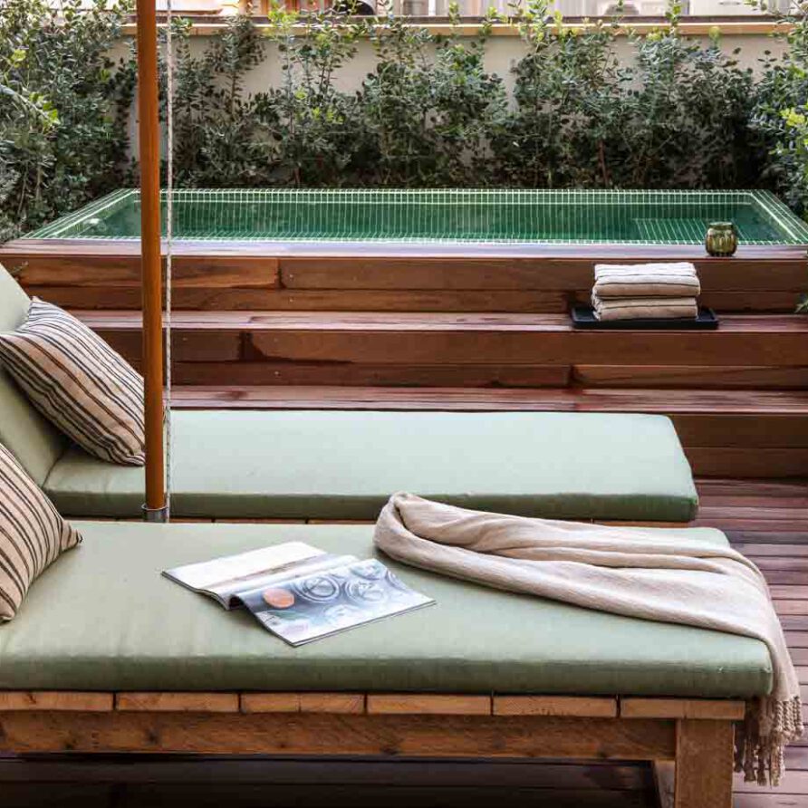 The-Onsider-Paseo-Gracia-Apartment-3-Bedrooms-The-Patio-9-892×892